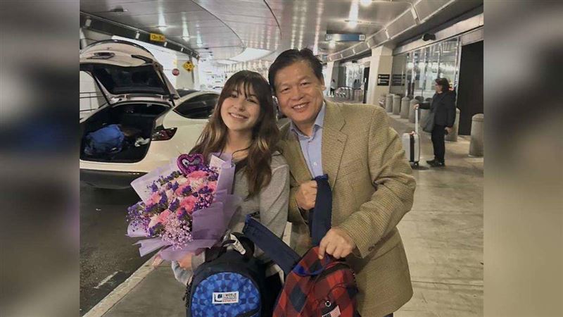 劉美賢父親是六四民運領袖劉俊，逃亡美國取得法律博士學位，目前是執業律師