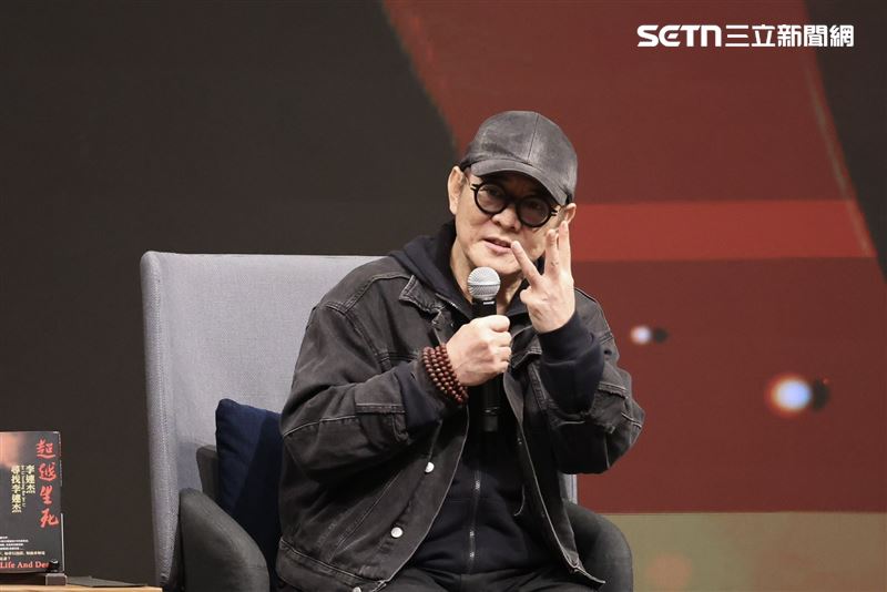 李連杰在講座上和觀眾分享自己的人生經歷。（圖／記者鄭孟晃攝影）