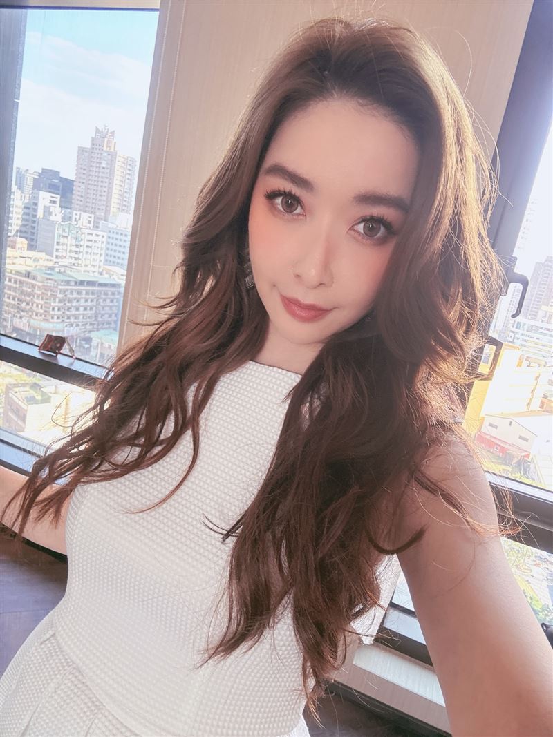 許維恩確診乳癌切除雙乳重建。（圖／翻攝自許維恩臉書）