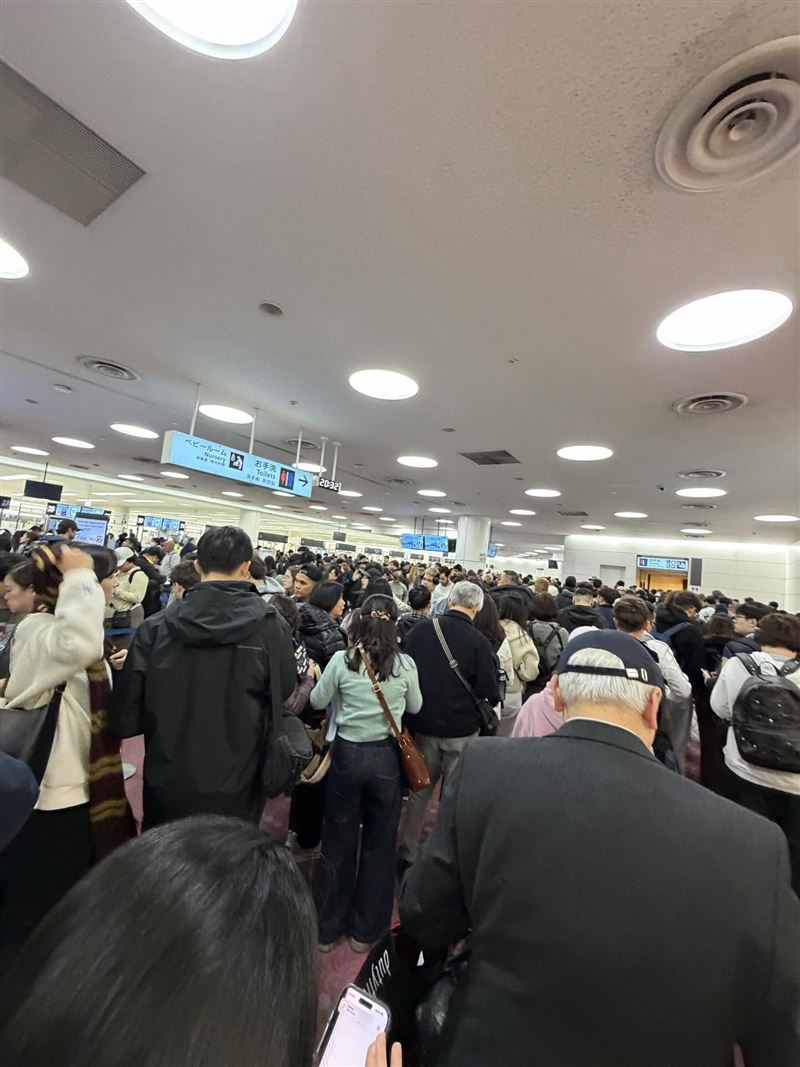台灣人塞爆羽田機場。（圖／取自dr.agree88 Threads）