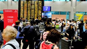 中東戰火後　杜拜首班返台班機抵桃園（1）受中東戰火波及，杜拜機場2日恢復有限度運作後，首班阿聯酋航空從杜拜直飛台灣班機4日下午約4時順利抵達桃園國際機場。中央社記者吳睿騏桃園機場攝　115年3月4日