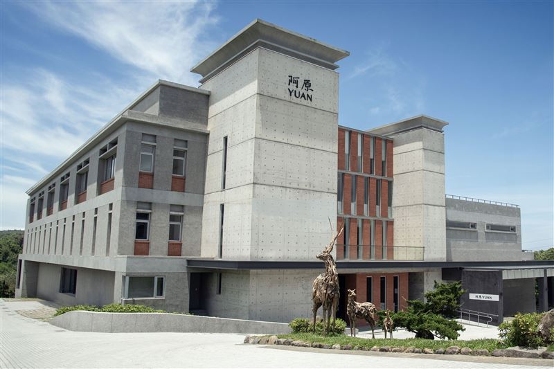 阿原北海明珠創生基地。整合農場、製程與永續管理體系，打造全台首座通過三大製造驗證的高規格冷凝熟成肥皂工廠。（圖／品牌業者提供）