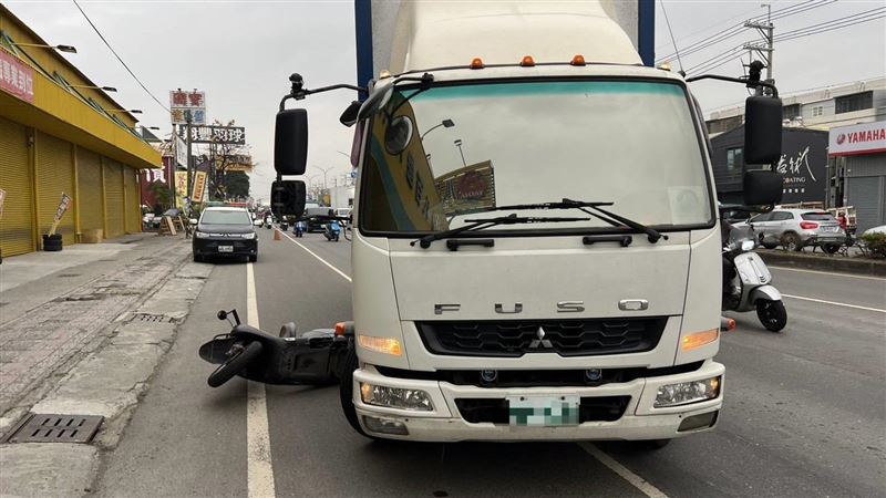 騎士約戰大貨車?警方一到真相終曝光