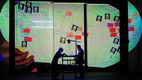 舞台劇《這不是個大使館》由台灣與瑞士共同製作，是全球首部直指台灣外交處境的作品。（圖／翻攝自國家兩廳院官網）