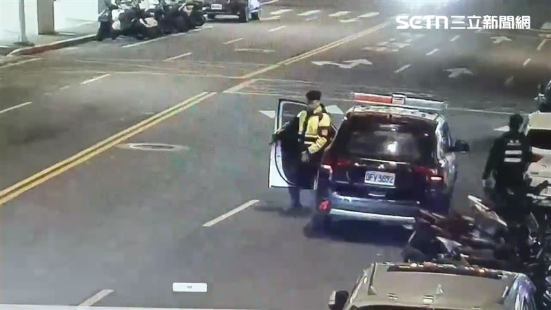 北市吳男衝進某旅店催討房租，還砸毀大廳設備。（圖／翻攝畫面）