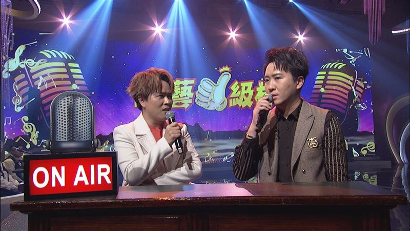 陳孟賢(左)爆料沈建豪飛韓國進廠維修。(圖／中視提供)