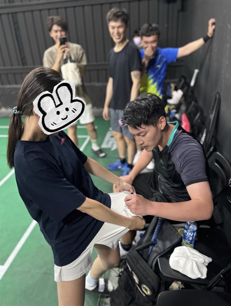 許孟哲網路報名打羽球，球場成另類見面會。 (圖／晴空鳥提供)