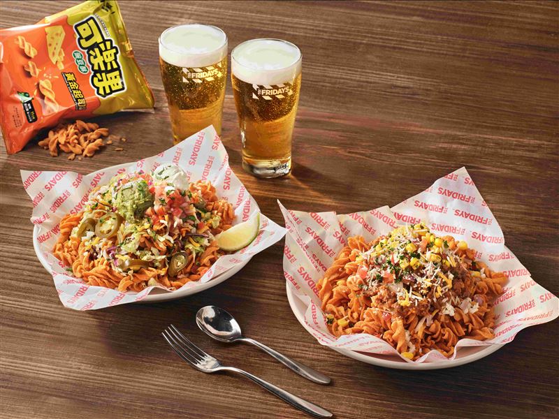 TGI FRIDAYS推出3款可樂果聯名料理。(圖／TGI FRIDAYS提供）