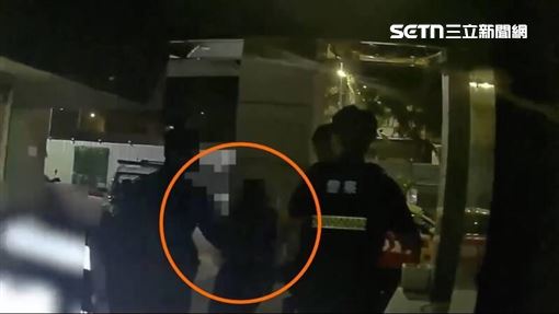 酒醉搭霸王車還襲警　34歲女：司機也喝醉