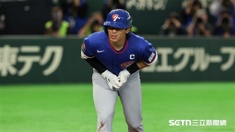 WBC台澳戰，台灣隊右外野手陳傑憲挨觸身球。（圖／特派記者劉彥池攝影）
