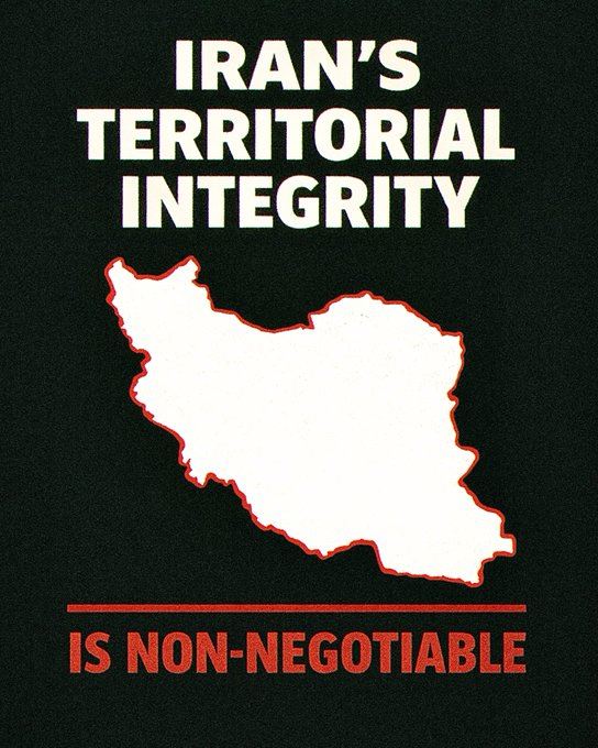 隨著庫德族武裝份子發起進攻的消息傳出，Ｘ平台也有伊朗網友貼文力挺政府。此海報就寫道：「伊朗的領土完整不容談判。」（圖／翻攝自X平台 @TheIranWatcher）