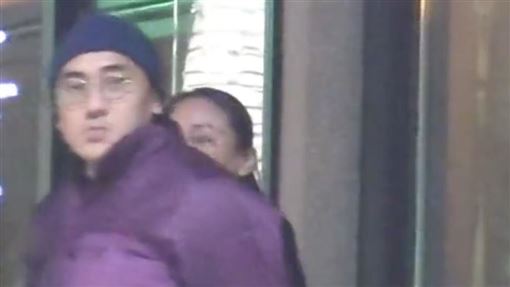 周迅牽手「嫩版梁朝偉」離婚6年爆新戀情