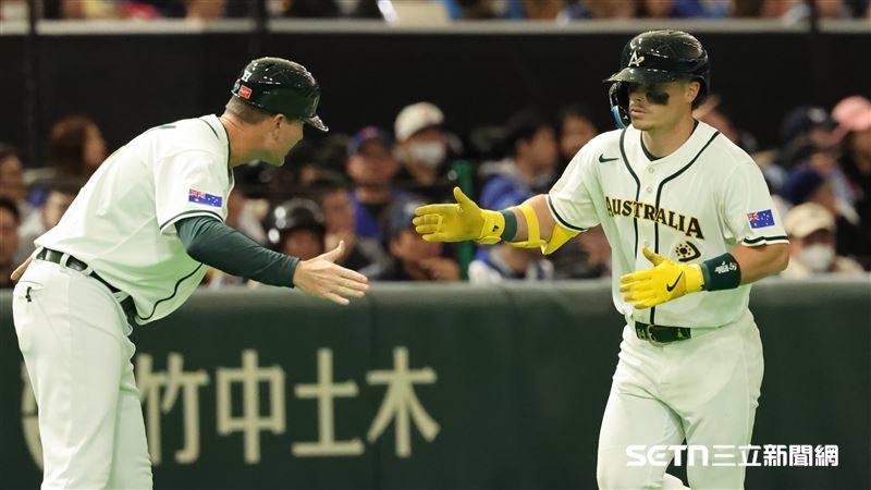 WBC台澳戰，澳洲隊巴札納炸裂陽春砲。（圖／特派記者劉彥池攝影）