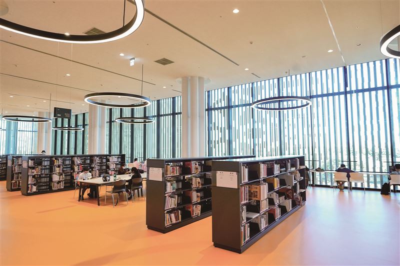 2019年完成的第一期開發，鄰近住宅區並設有市立圖書館新總館與閱之森公園，已是當地重要的休閒去處。（圖／曾信耀提供）