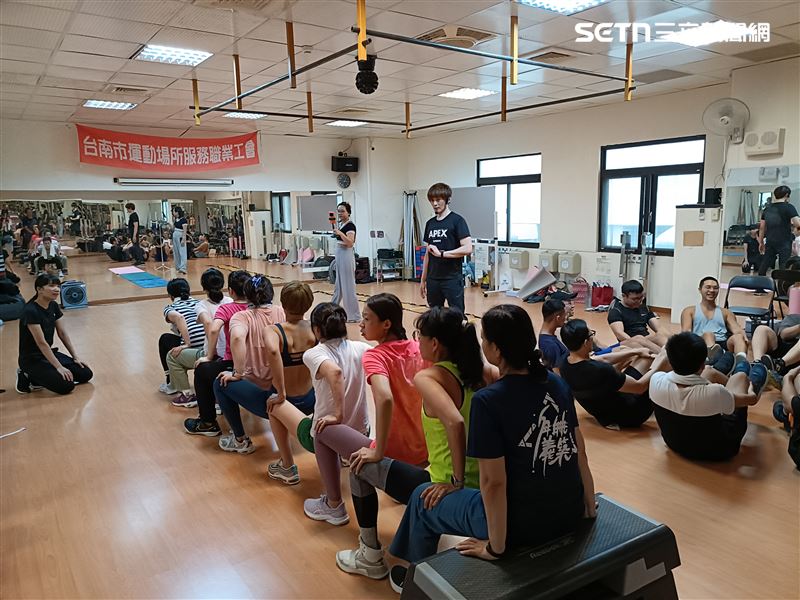 領10萬開外掛！台南工程師「1年拿2證照」轉行推拿師，背後原因暖哭網。（圖／勞動部雲嘉南分署提供）