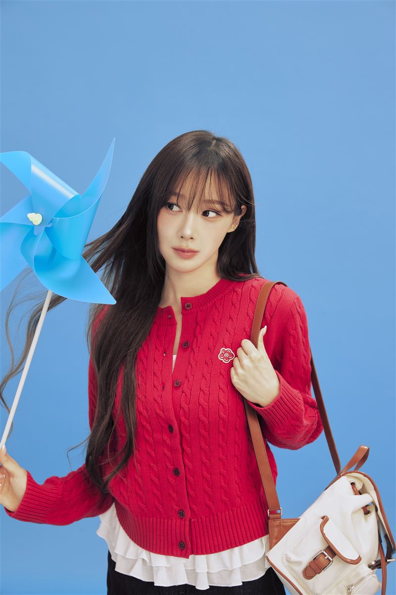 女款圓領麻花針織外套。（圖／品牌業者提供）