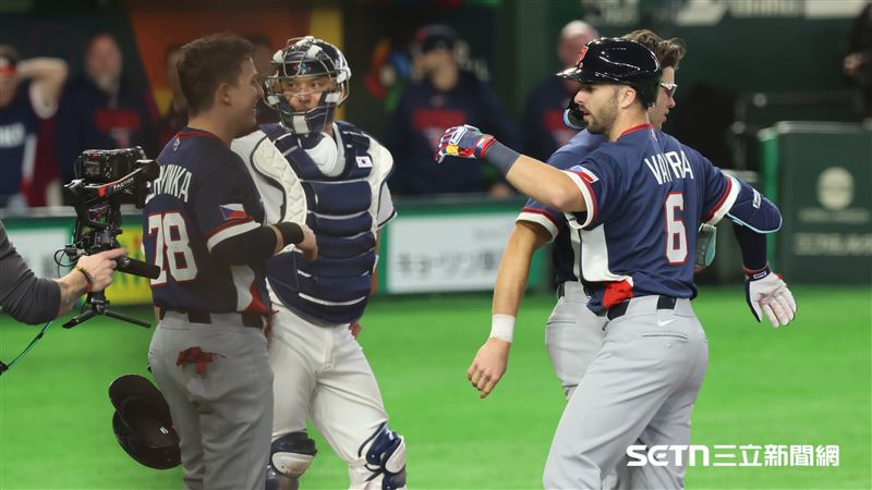 WBC捷韓戰，捷克隊第3棒炸裂3分砲。（圖／特派記者劉彥池攝影）