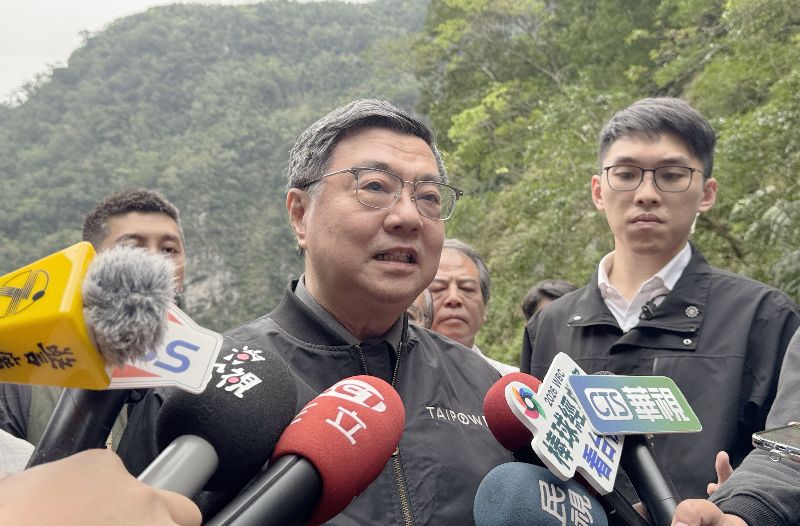 國民黨團拍板黨版國防特別條例草案，行政院長卓榮泰（圖）5日在花蓮受訪表示，行政院新台幣1.25兆元軍購特別條例對國防需求是整體性規劃，不容許打折及不確定性