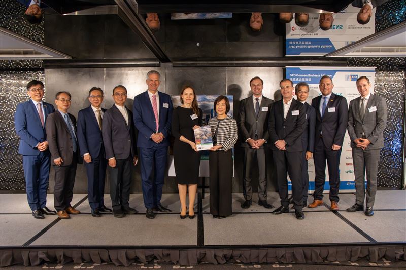 德商最新信心調查報告出爐！儘管外部風險仍存，仍有65.7%的德商在2025年營運達標。受益於台灣AI與半導體強勢地位，高達94.4%德商承諾不撤資，展現深耕台灣、互利共好的決心！（圖／德國經濟辦事處提供）