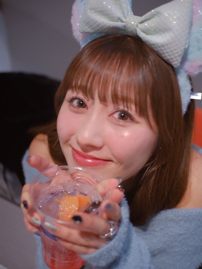 日本女團「桃色幸運草Z」成員佐佐木彩夏官宣結婚消息。（圖／翻攝自IG @ayaka_sasaki_official）