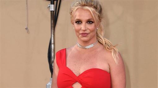 小甜甜布蘭妮涉酒駕　被上銬帶回凌晨獲釋