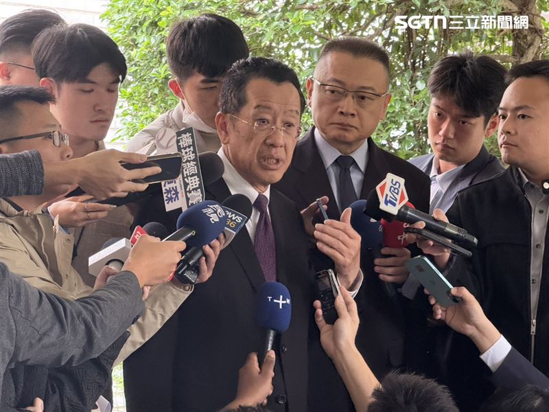 國防部長顧立雄受訪談國民黨團版軍購條例（圖／記者劉秀敏攝影）