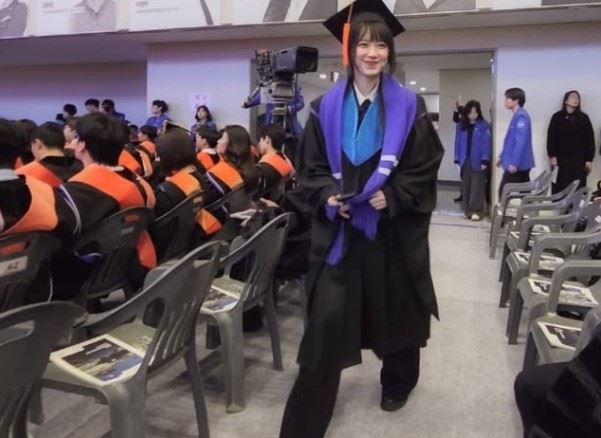 具惠善日前宣布完成學業，取得韓國頂尖理工名校韓國科學技術院（KAIST）碩士學位。（圖／翻攝自具惠善IG）