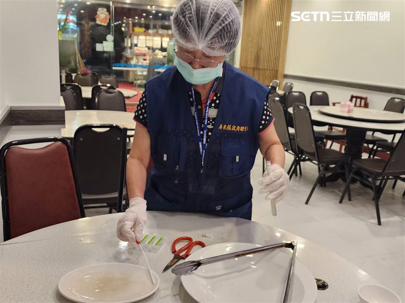 屏東縣衛生局5日晚間前往稽查。（圖／屏東縣衛生局提供）