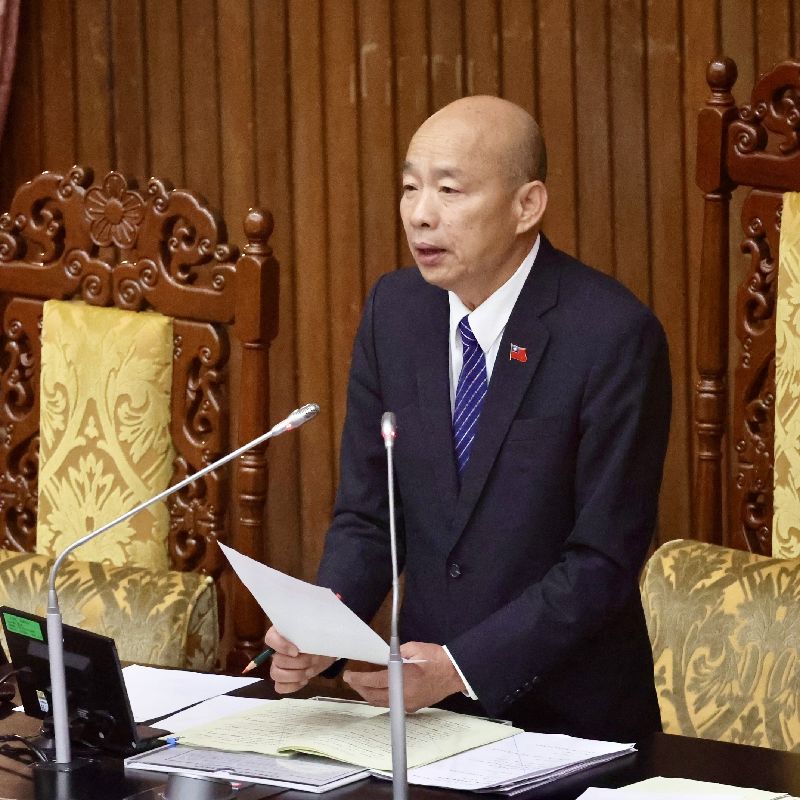 立法院會6日處理報告事項，將行政院版國防特別條例草案及國民黨版國防特別條例草案，交立法院外交及國防、財政兩委員會，與民眾黨團版國防特別條例草案併案審查。在場朝野立委無人表示異議，會議主席、立法院長韓國瑜（圖）宣布照案通過