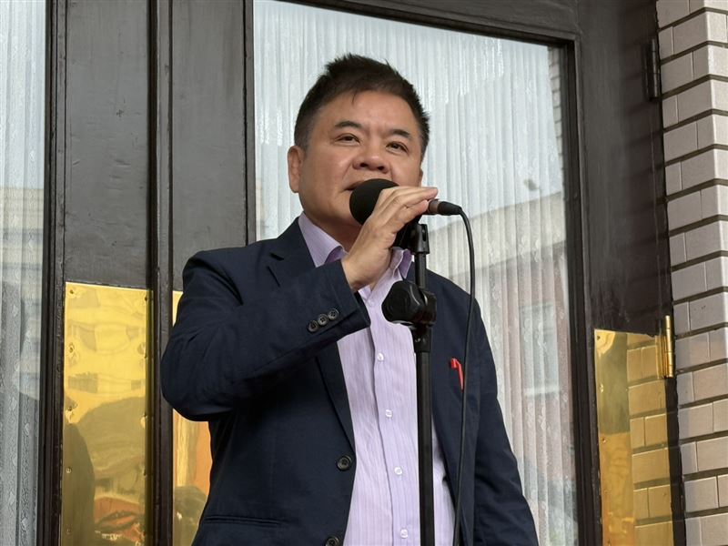 民進黨團幹事長莊瑞雄在立法院議場前受訪（圖／記者劉秀敏攝影）