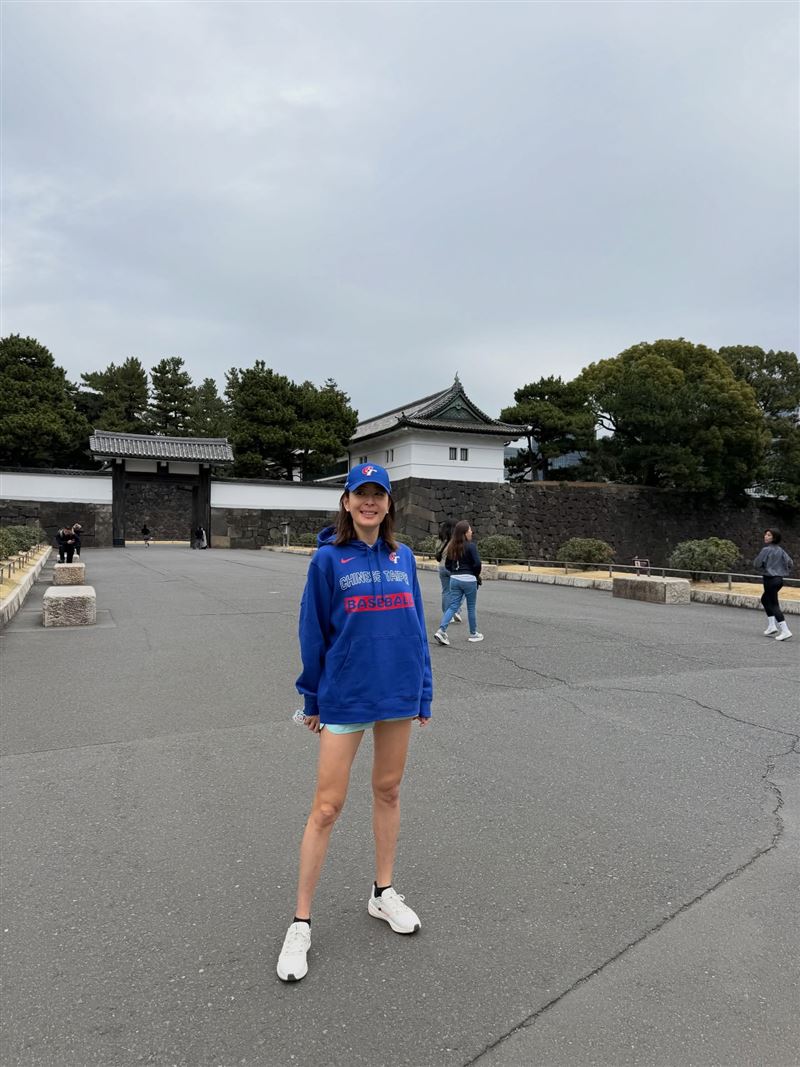 賈永婕揪台灣人在日本時間傍晚五點在東京巨蛋大門口集合。（圖／翻攝自臉書）