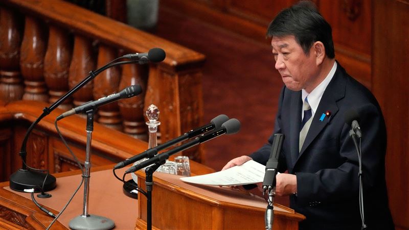 日本外務大臣茂木敏充證實，兩名日人正遭伊朗當局拘留。（圖／美聯社／達志影像）