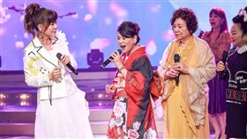 龍千玉（左起）、妹妹跟媽媽同台。（圖／民視提供）