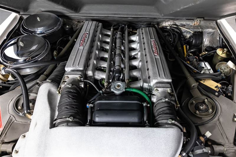 載與Lamborghini Countach相同的5.2升V12引擎。（圖／翻攝Curated網站）
