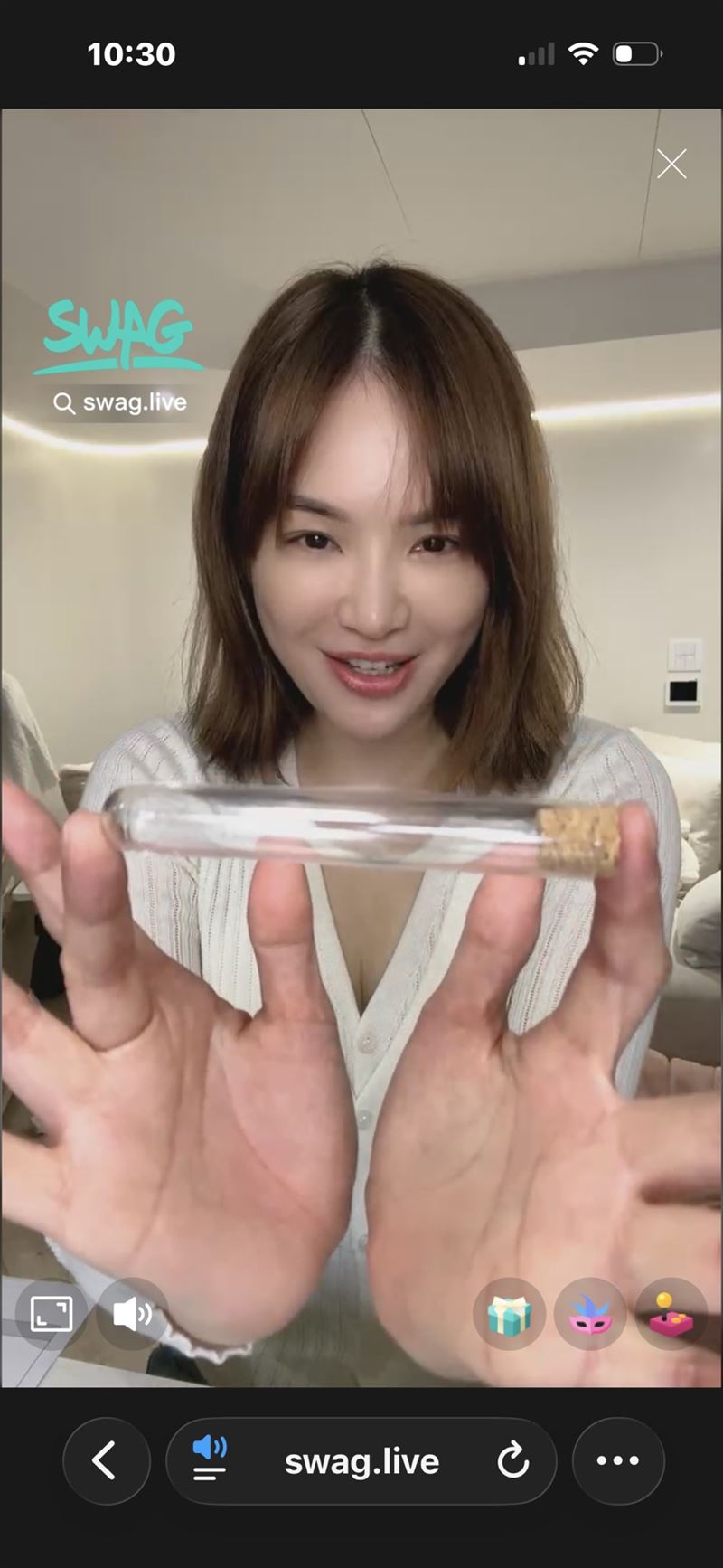 陳沂在節目首播拋出競標橋段，邀請粉絲現場參與。（圖／SWAG提供）