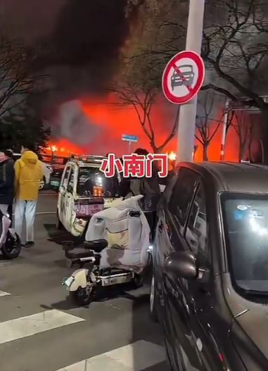 事故發生在山東濟寧小南門附近。（圖／翻攝自X平台）