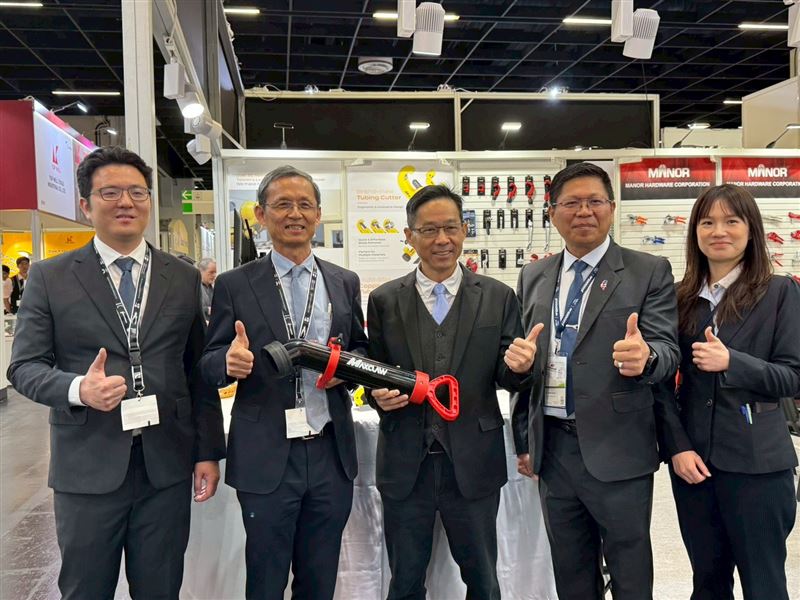 台中手工具精密製造享譽國際，中市經發局前進德國科隆五金展力挺「台中製造」。（圖／臺中市政府經發局提供）