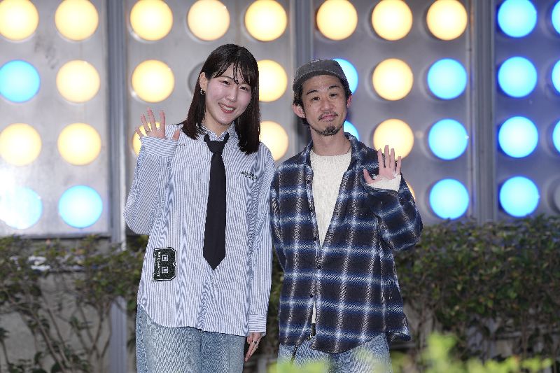 電影「藍色男孩事件」改編自1960年代日本社會真實事件，由日本跨性別導演飯塚花笑（右）執導，跨性別者演員中川未悠（左）主演。（圖／中央社）