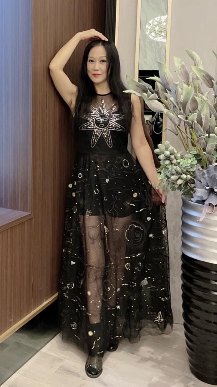 李麗芬是資深歌手，唱紅〈愛江山更愛美人〉等名曲。（圖／翻攝自臉書）