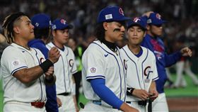 WBC預賽台灣遭日本「扣倒」　球員難掩失落世界棒球經典賽（WBC）C組預賽6日晚間由台灣與日本隊在東京巨蛋交手，台灣隊遭日本以13比0大比分壓制、提前7局遭「扣倒」吞敗，賽後球員難掩失落。中央社記者王騰毅東京攝　115年3月6日