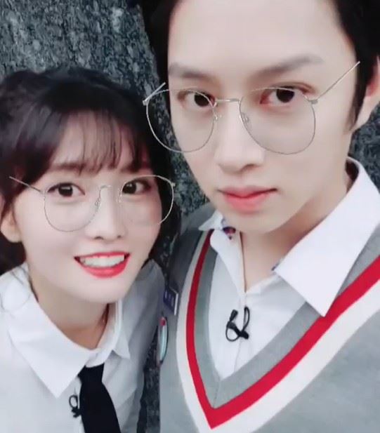 兩人傳出曖昧風聲，但當時雙方否認，直到2020年1月，戀情才正式公開。左為TWICE Momo、右為希澈。（圖／翻攝自希澈IG）