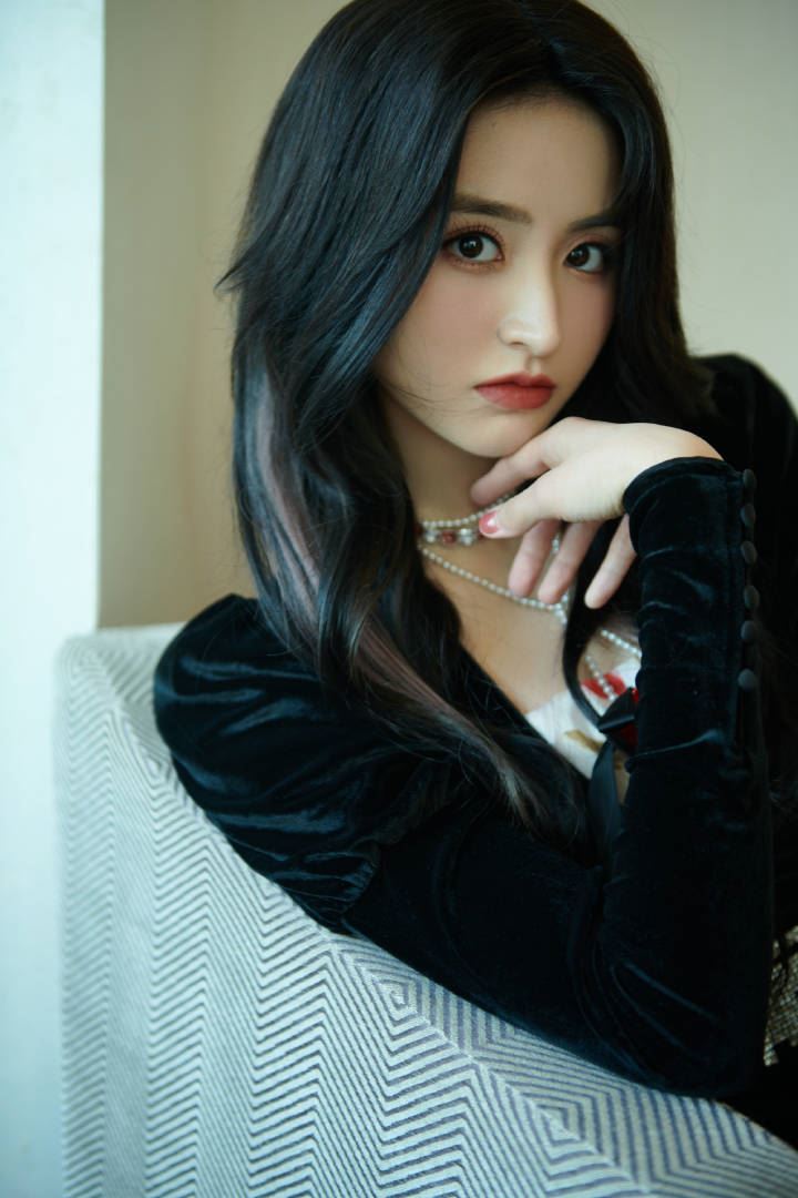 中國女星金子涵曾因參加選秀節目《青春有你2》打開知名度。（圖／翻攝自微博）