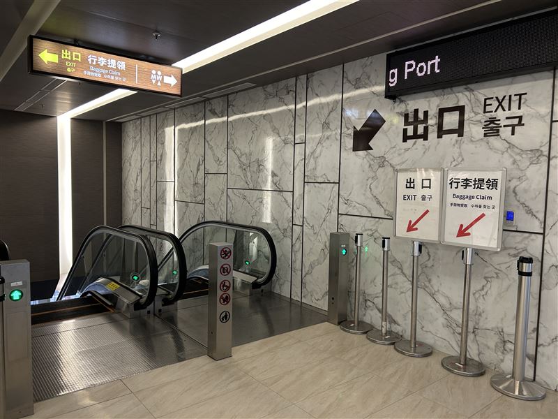 基隆港東岸旅客中心完成多國語指標優化。（圖／港務公司提供）