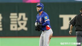WBC台捷戰，台灣隊捕手林家正敲出二壘安打。（圖／特派記者劉彥池攝影）