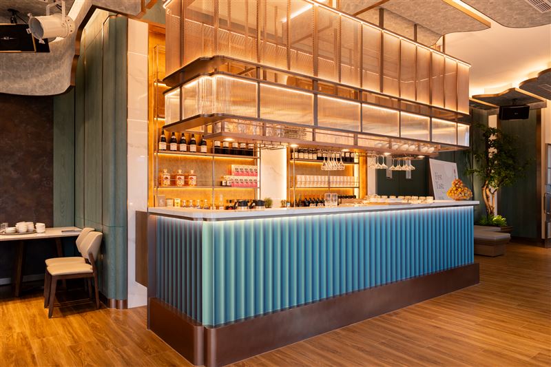 上海鄉村承德本家打造吧檯，提供限定茶酒。(圖／業者提供）