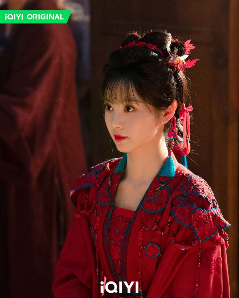 《逐玉》女主角田曦薇同樣也自降片酬最後大獲紅利。(圖/愛奇藝提供)