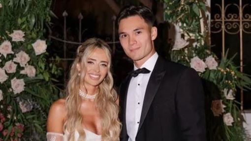 轟出台灣隊WBC全壘打　費仔新婚妻照曝