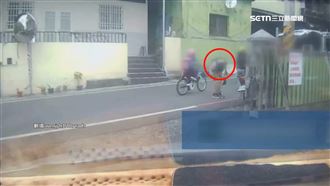 有車開出來！國小童「被禮讓」道謝敬禮