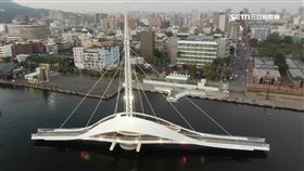 大港橋二度故障　遊客無法通行　苦笑「等到睡著」