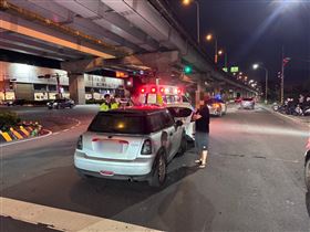 新北,五股,毒駕,車禍,追撞,安非他命,依託咪酯,喪屍菸彈。（圖／翻攝畫面）